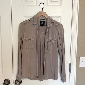 American Eagle button up